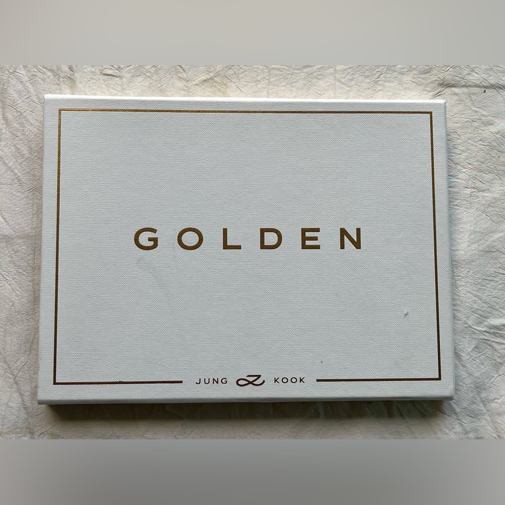 JUNGKOOK BTS Album [GOLDEN] SOLID CD+book+Poster+Sticker(No Photocard)